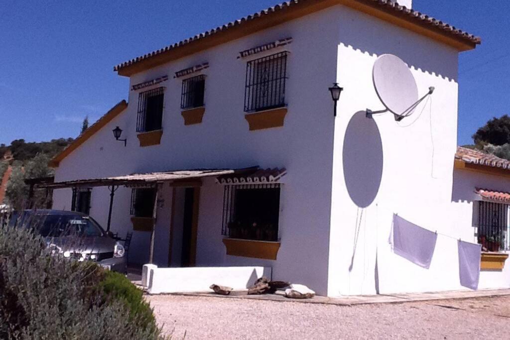 فيلا Finca Los Abetos Villanueva del Rosario المظهر الخارجي الصورة
