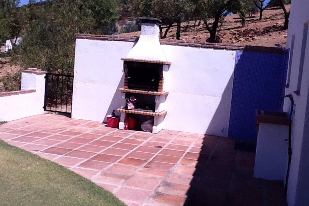 فيلا Finca Los Abetos Villanueva del Rosario المظهر الخارجي الصورة